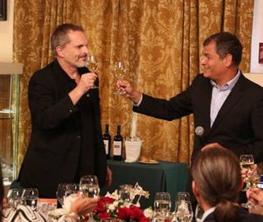 Con su plata         Con tu plata
👇🏻.                        👇🏻