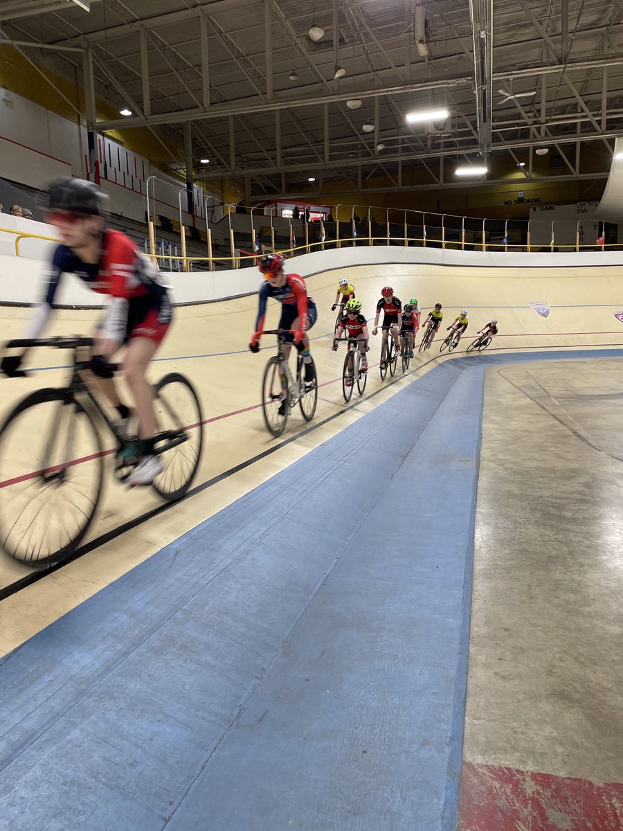 Racing is just about to start down here ⁦@forestcityvelo⁩ The Nifty 150 is just starting to heat up with some Flying laps. Who will be sitting in the hot seat at the end of it, only time will tell.