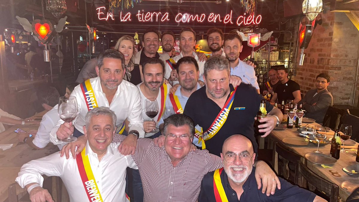 Un 11 de congreso⚽️
Un 11 de ciencia📚🔝 
Un 11 en calidad humana😍de pedazos profesionales⏩ahora ya como amigos GRACIAS <a href="/DocQuiceno/">Dr Christian Quiceno</a> <a href="/CarlosZu14/">Carlos Mario Zuluaga</a> <a href="/Equidadfutbol/">Club Deportivo La Equidad</a> por hacerlo posible👊👏
<a href="/PedroE_Alcaraz/">Pedro E. Alcaraz</a> <a href="/Jeukendrup/">Asker Jeukendrup</a> <a href="/acea_ngel/">Ángel Aceña Rodriguez</a> <a href="/HernanGiuria/">Dr. Hernan Giuria</a> <a href="/juancq09/">Juan Carlos Quiceno Noguera</a> <a href="/Paolo_Gaudino/">Paolo Gaudino</a> <a href="/andreszapatanut/">Andres Felipe Zapata</a>