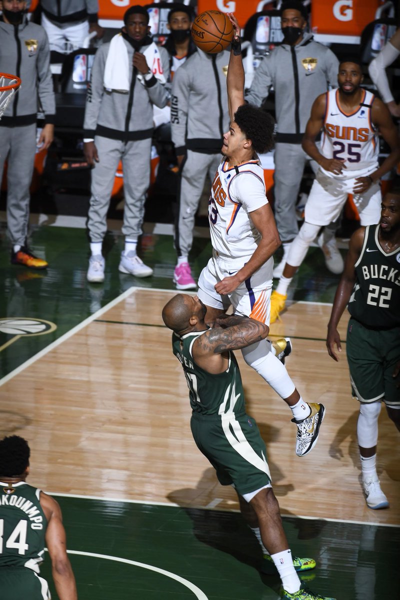campayneburner's tweet photo. just a reminder this is the greatest dunk in the finals of all time https://t.co/tLkFRB8Vu8