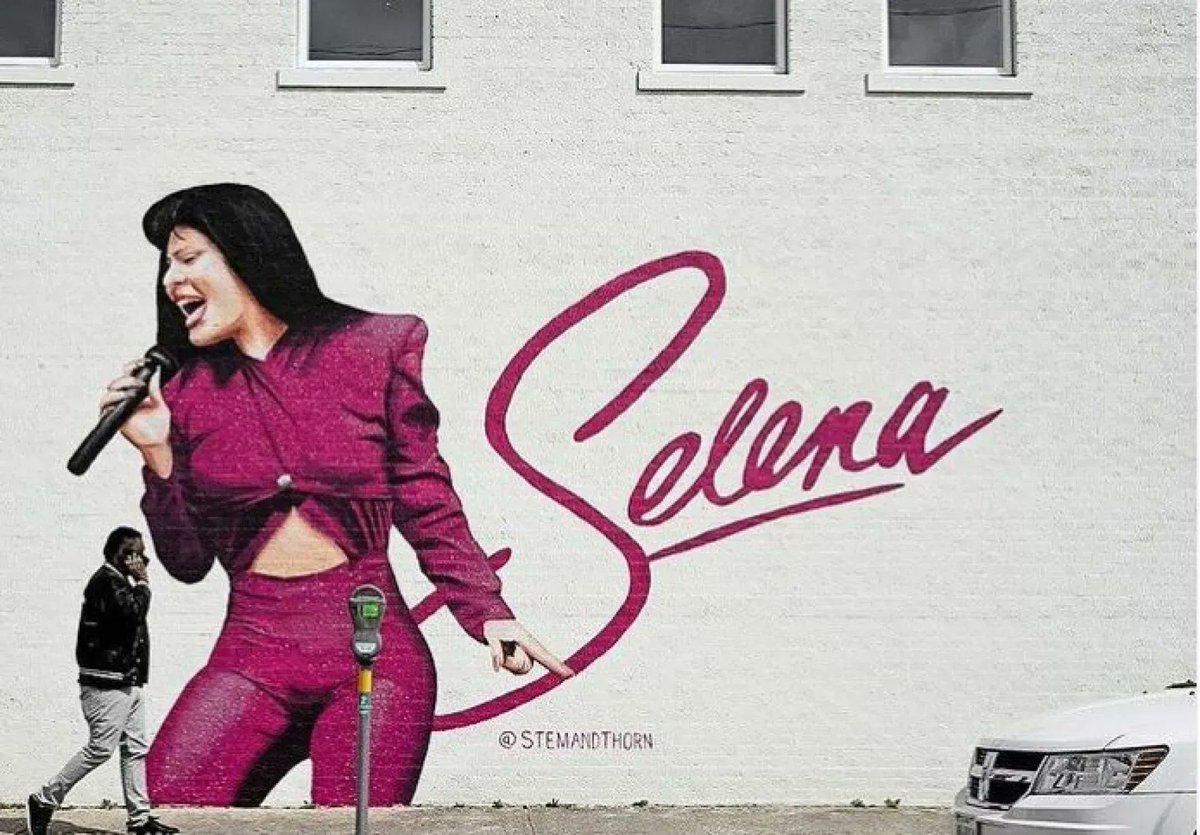 March 31 will mark 27 years since the acclaimed Mexican-American entertainer, Selena Quintanilla Perez was murdered in Corpus Christi, Tx. Find out how her family and fans plan to honor her legacy.
https://t.co/wJ47ySYwUZ https://t.co/5DMroZe6US