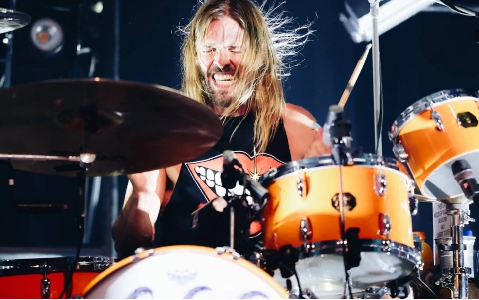 Solos de batería. Adiós Taylor.