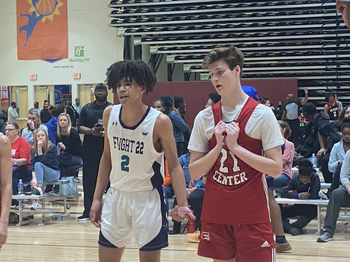 15U battle: Strong Center vs Flight 22 

CJ Kournegay , Grant Overman future D1 prospects. Length + skill. Two wings to track in NC’s 2025 class

#BIGSHOTS #NCTipOff