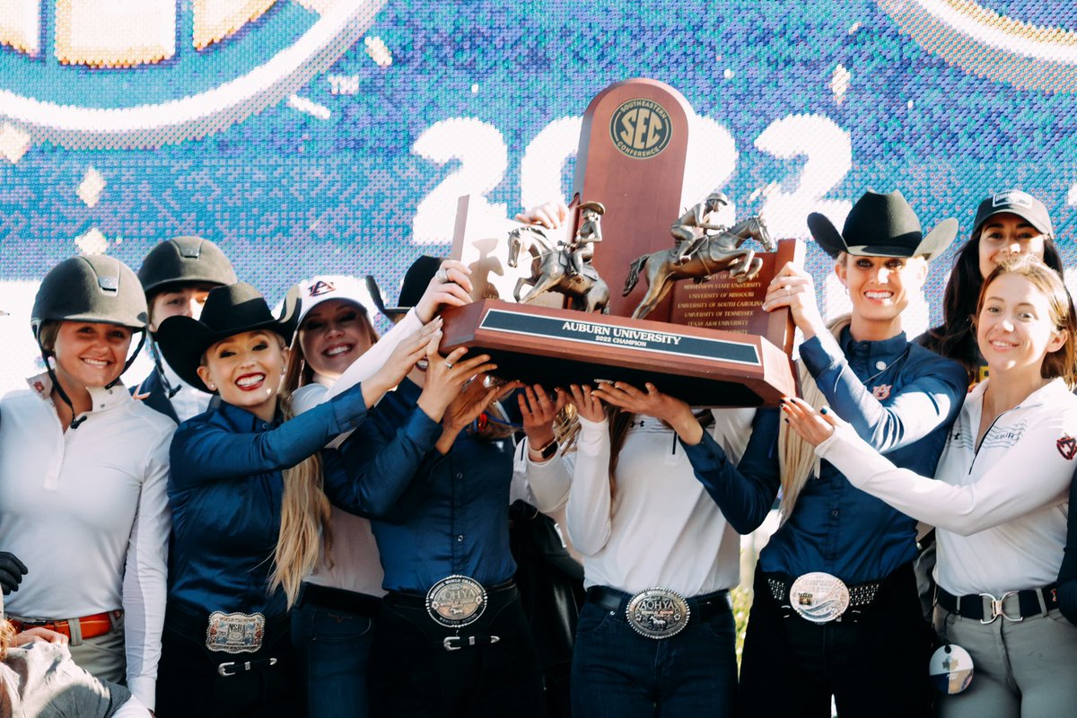 all 😃s for confetti

<a href="/AuburnEQ/">Auburn Equestrian</a> x #SECChampionship