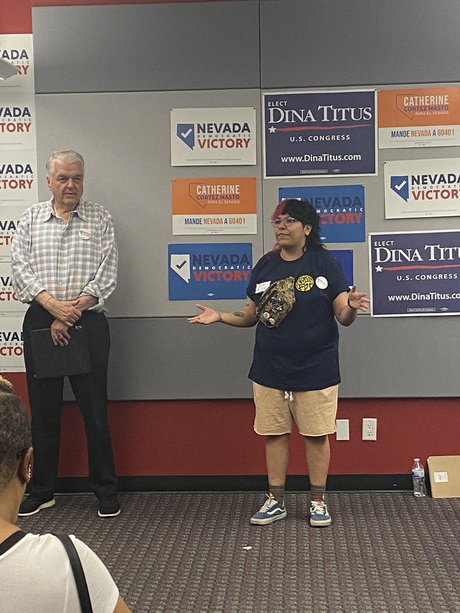 emtakestheworld's tweet photo. NDV East Las Vegas office is OPEN! Thanks to everyone who came out to celebrate with us &amp; @SteveSisolak as we do the crucial work to  #keepNVblue. So proud of @CarlisleLandin and our awesome Fellows for putting together a great event! Come to our next one: https://t.co/wfQWb9TQ9Q https://t.co/yKEjKzoJ56