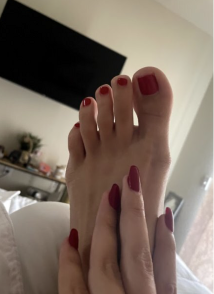 casadasprocuram's tweet photo. Olá! 😘
Quem se habilita a fazer uma massagem?
#sexysoles #sexysoles #queensoles #sexysolesandtoes #pes 
#sexysolesmodel #soles #teensoles #solesfetish #solesworship 
#footfetishnation #feetfetishworld https://t.co/I2wRssi3v7