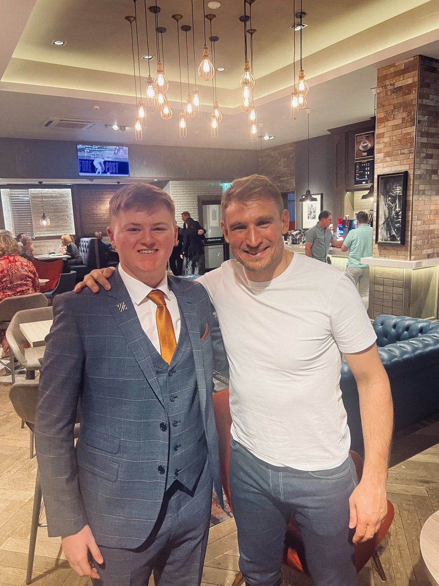 Craigknight5's tweet photo. What a fucking moment. Older generations might not look at him as a legend, but I will never forget the memories he gave me growing up 🇬🇧 https://t.co/qinZotKlcz