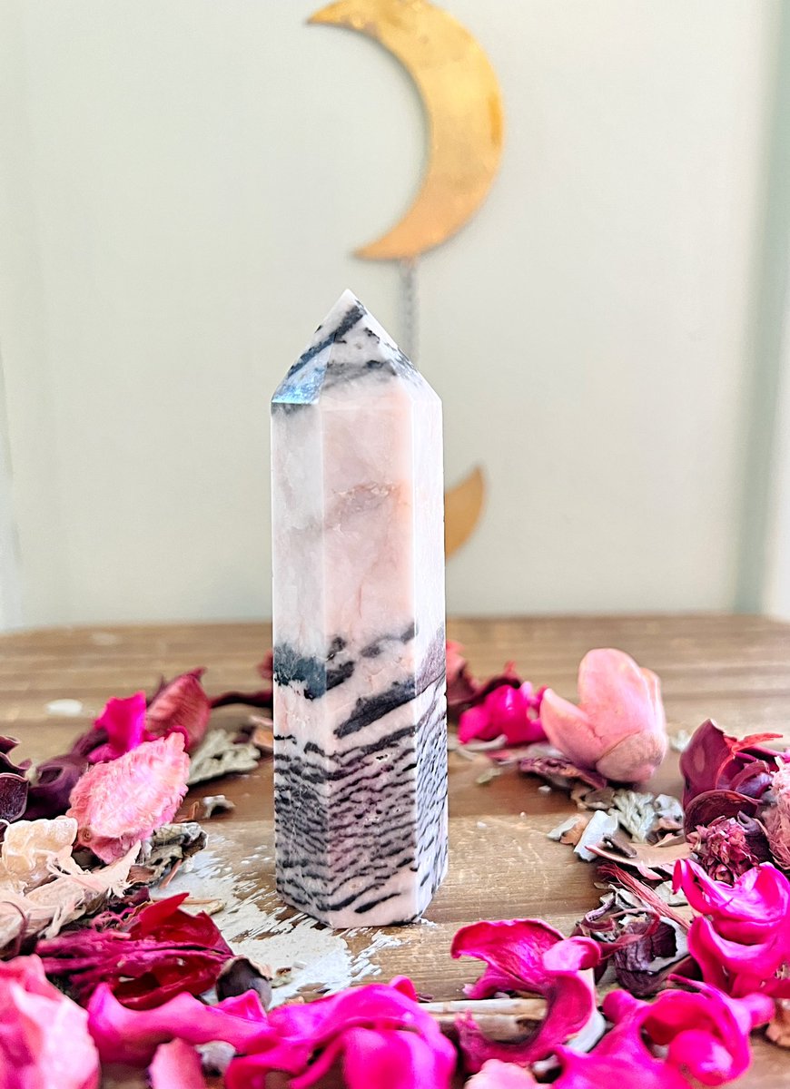 Annabtlouise's tweet photo. 15% off with the code “TRIP” at checkout 🤍✨ treat yourself today!!! Shop https://t.co/yvdWov3v6n or DM! 🤍✨comes with info cutout and a free gift! https://t.co/oDJAAwznsR