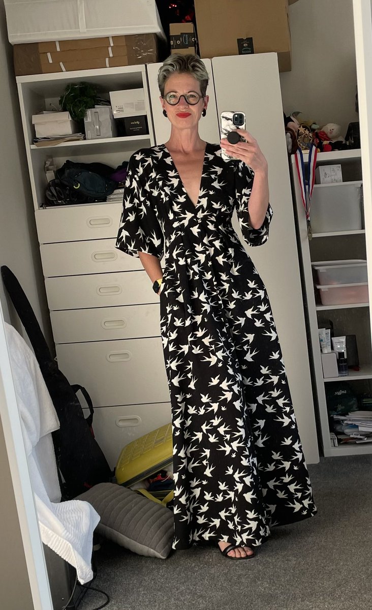 Tonight’s outfit for dinner with <a href="/Mummydoc1/">mummydoc.👩‍👦👩🏻‍⚕️</a> - I made this!! Pockets!!! No gaping of neckline after lots of pattern tweaking Vogue 1735