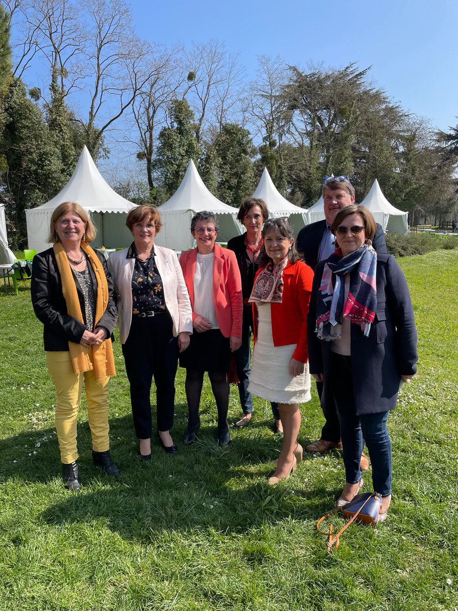 JihaneTokhsane's tweet photo. Inauguration du @SOSVE_FRANCE du Lion d’Angers, un lieu privilégié des relations fratries. Un moment riche d’échanges et d’émotions. Merci aux professionnels et aux enfants pour ce moment partagé sous un magnifique ☀️. Merci aux élus pour leur mobilisation @FlorenceDabin . https://t.co/s8fY6SlEM3