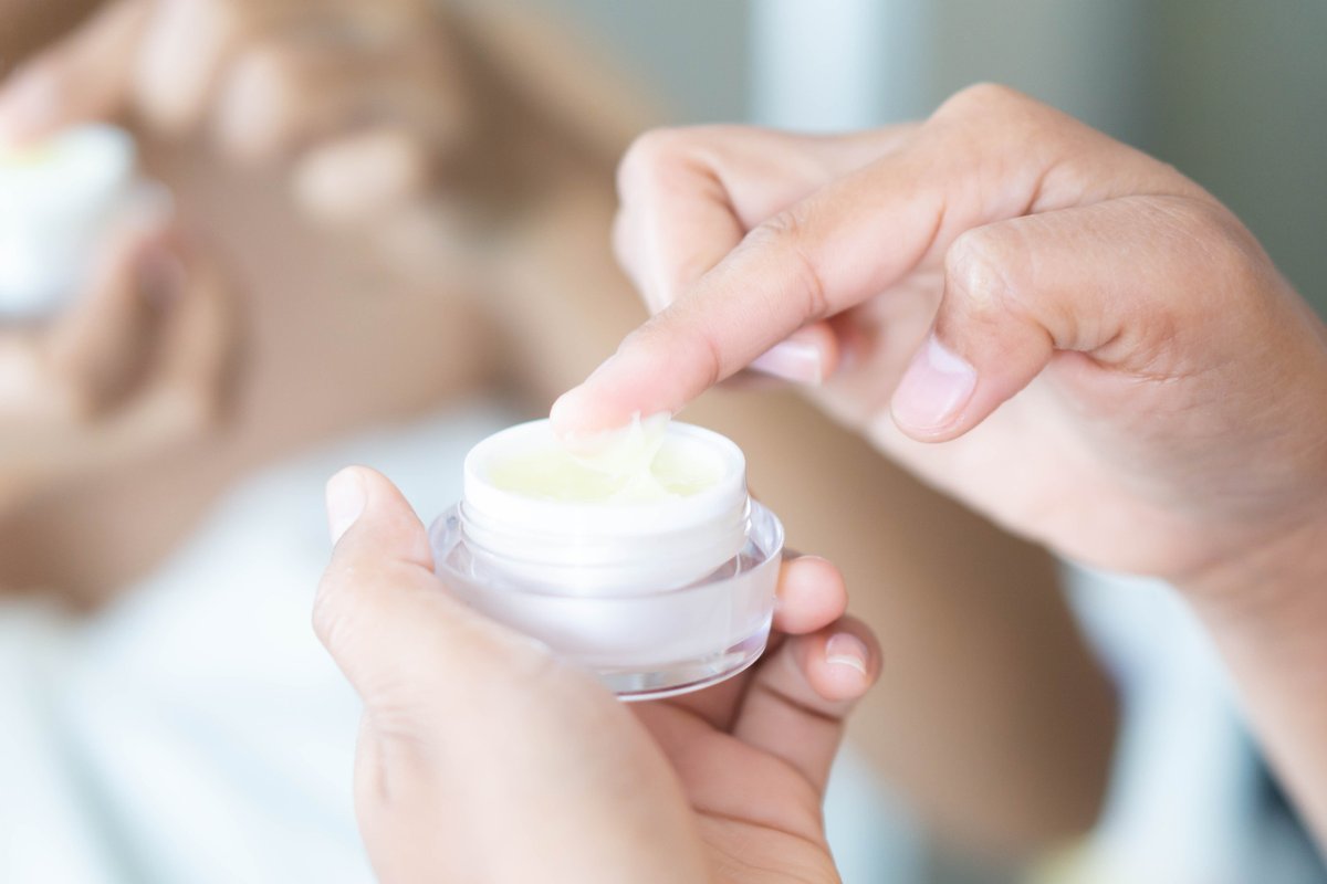 For optimum results, apply #moisturizer to your #skin twice daily to keep it #hydrated and #healthy! https://t.co/2w7TUZ3SBq