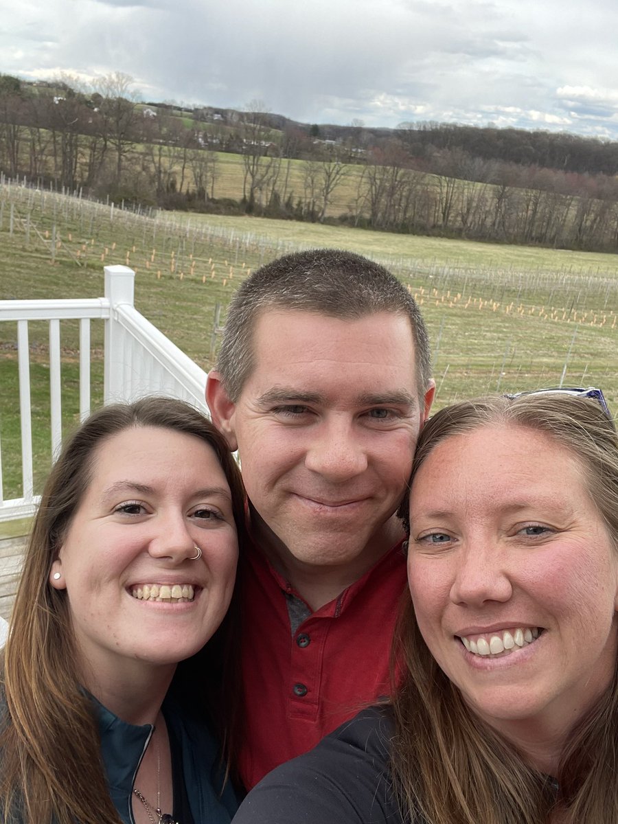 HRS213's tweet photo. Loved the scenic @FioreWinery @MDwine @nabarri6912 @NCH_thedeuce #MDWineMonthScavenger #AdventuresInSchmovakering #PlusCole https://t.co/kZA1PGwSty
