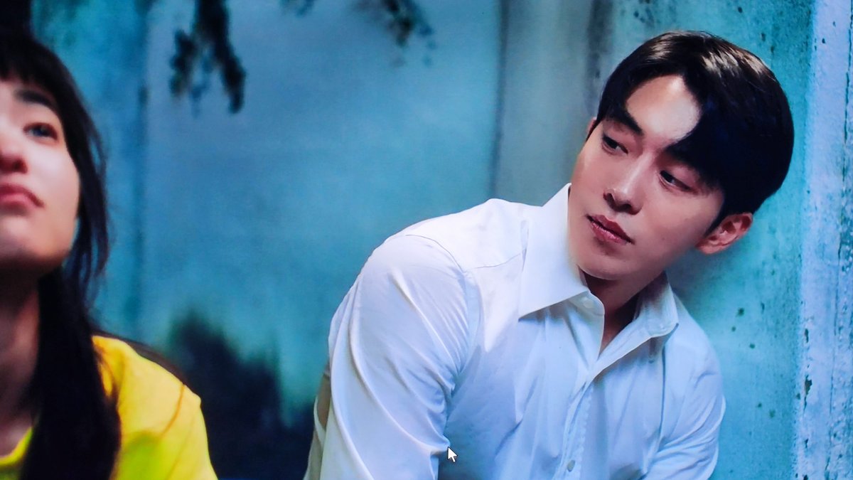 Life_Formation6's tweet image. ว่ากันว่าทุกเรื่องเศร้า จะกลายเป็นเรื่องตลก ถ้ามองจากที่ไกลๆ เราก็เลยต้องใช้ชีวิตเหมือนมองมาจากที่ไกลๆ
#2521트친소 #2521