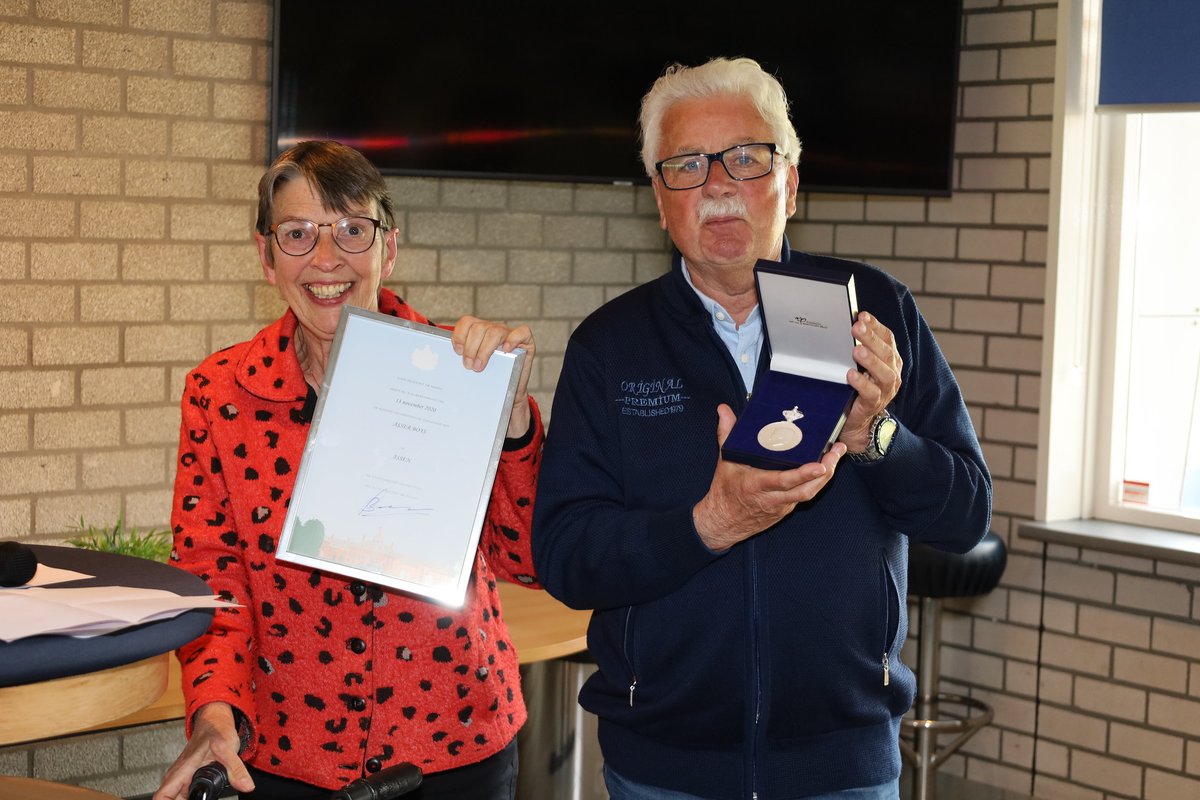 Asser Boys heeft een Koninklijke Erepenning gekregen 👑😎!