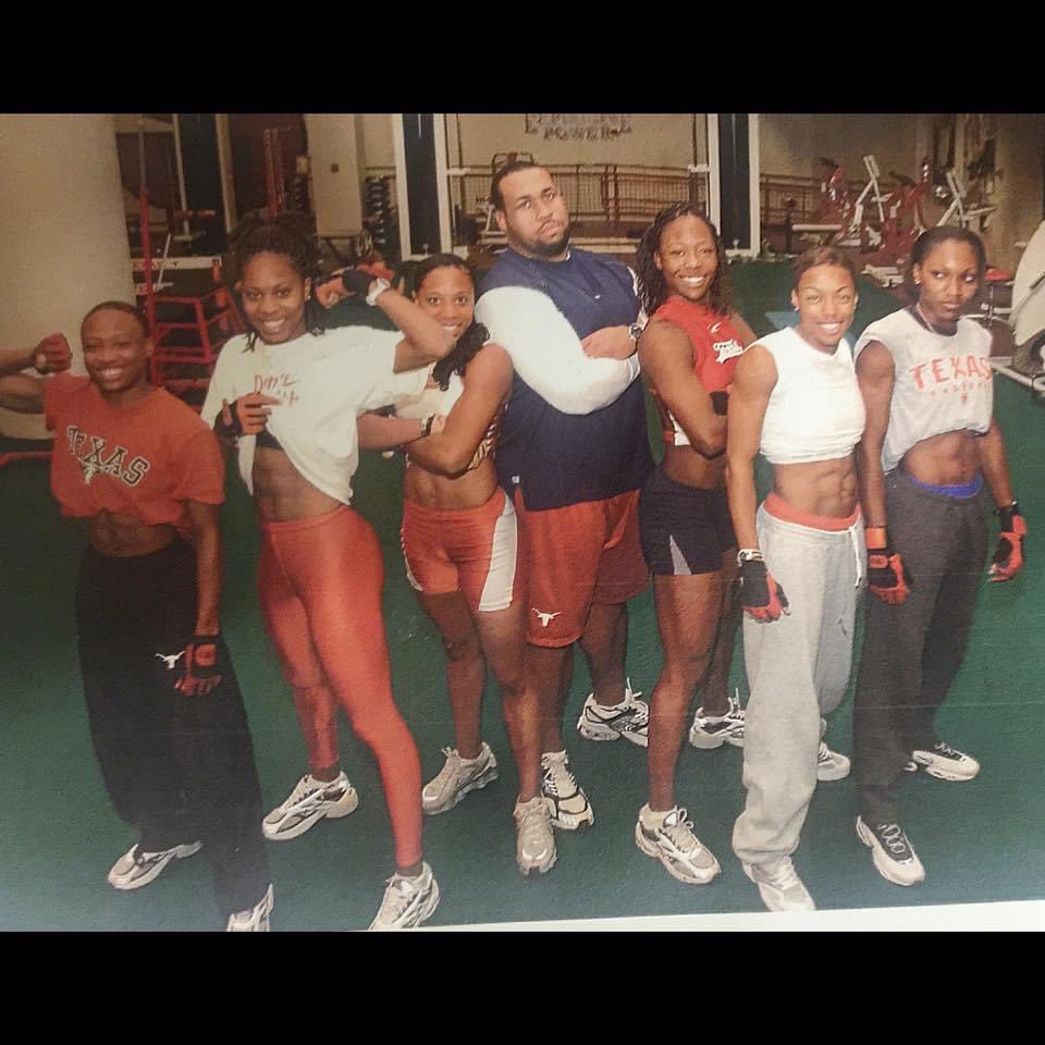Coach_BruceJ's tweet image. Since it’s a Texas Relays Weekend… Here’s one from the vault. (Phelps, Richards-Ross, Staten, Hooker, McIntosh, Jones) #ExplosivePower #HAW