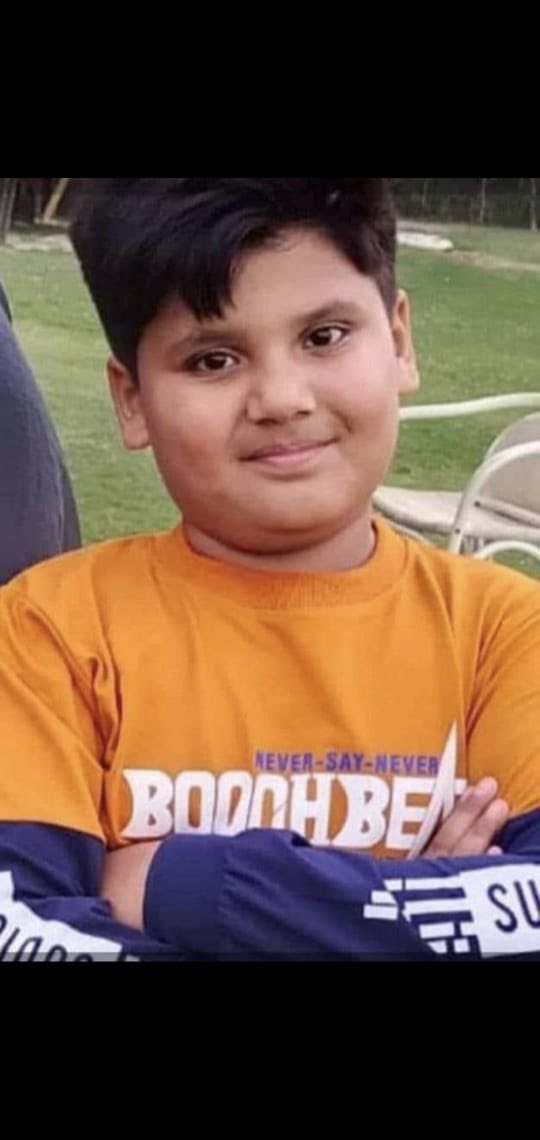 SamiHamayl_'s tweet photo. This 12 year  boy named Hashir Shehbaz Khan got kidnapped last night from bahawalpur (Hashmi garden) at 8pm.Kindly retweet it so that we could find any way to reach him. https://t.co/bnZ0s8RRqN