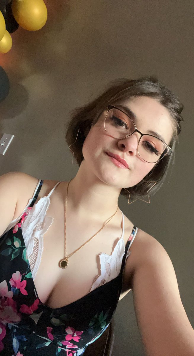 andynthestars's tweet photo. happy #bootwtselfieday !!
rts appreciated!!! 
it took forever to pick out these pictures- to many good selfies this month https://t.co/iSrWgJmjNd
