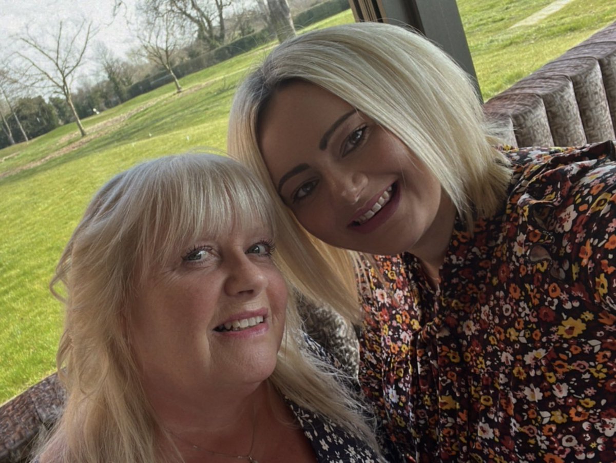 rach3016's tweet photo. Took mum for champagne afternoon tea today…worth every penny! My absolute legend #loveher 🥰🥰 https://t.co/cvb4pV75nS