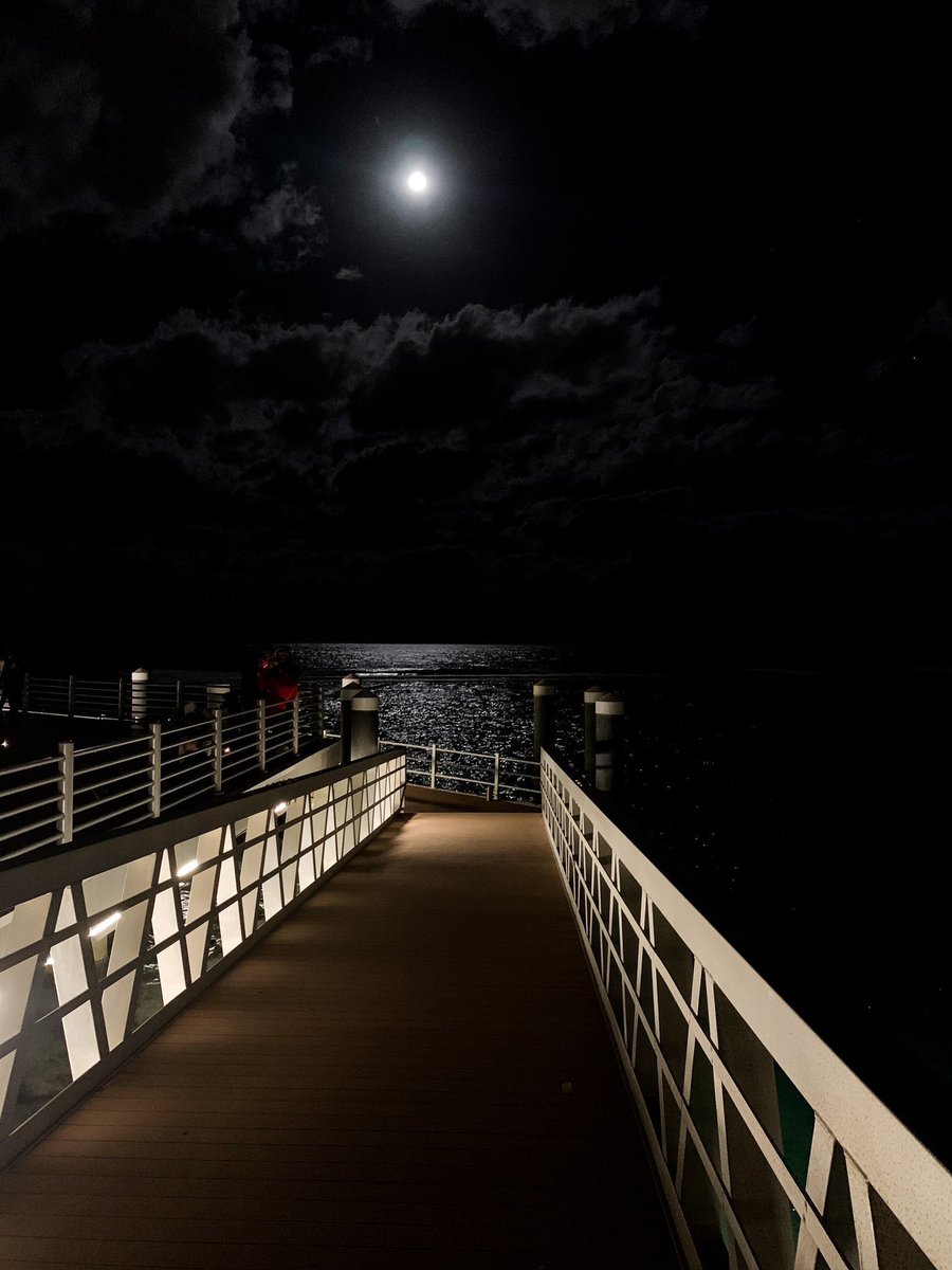 قمر وبحر❤️