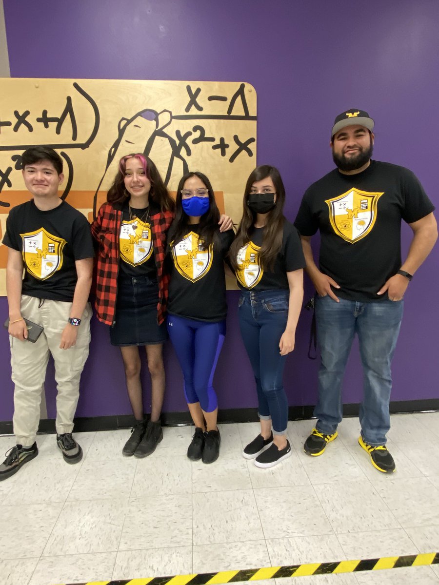 ParklandLibrar1's tweet photo. UIL round two! Having a great time at Franklin HS with our academic teams. A shout out to Franklin HS principal for being kind, helpful, and opening up her school to all districts ! #academiclife #THEDISTRICT @JSalgado_PHS #ToBeAMatadorIsGlorious @phsmats https://t.co/1ZCpciJf0H