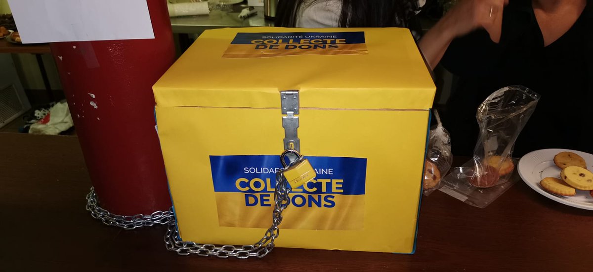 Marie_Perpere's tweet photo. Concert Solidaire organisé par le collège de Monein 🤗💙💛 https://t.co/NVheF5qN3X