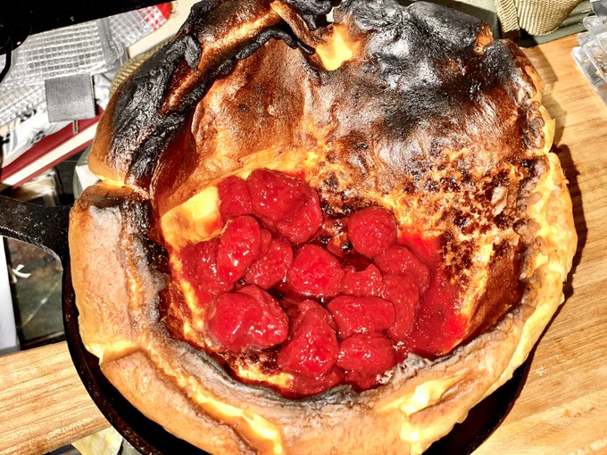 ダッチベイビーちょっと焦げたけどうまい 