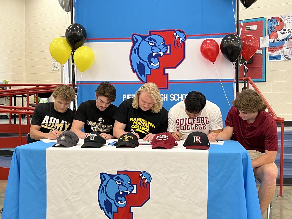 PHSATHLETICS5's tweet photo. Congrats to these student athletes who will continue their football careers at the next level ⁦@AGHoulihan⁩ ⁦@UCPSNCAthletics⁩ ⁦@PiedmontHSNC⁩ ⁦@piedmontHighBC⁩ ⁦@PiedmontHighATC⁩ https://t.co/BA42hbljAq