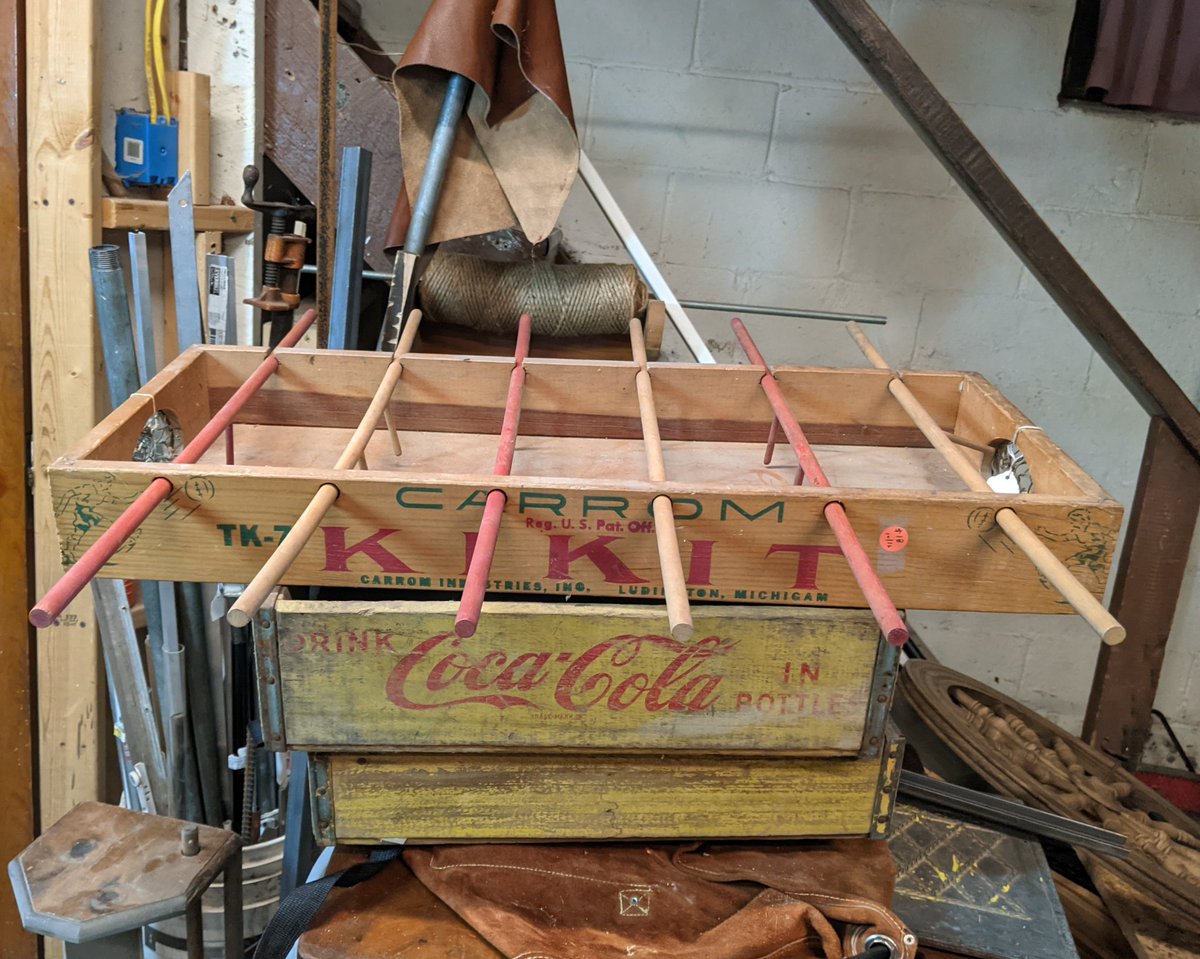 modtiquebtq's tweet image. We converted a KIKIT/Foosball game to a beautiful foyer table.  This unique piece can be found at The Nook on Pike 

#kikit #foyertable