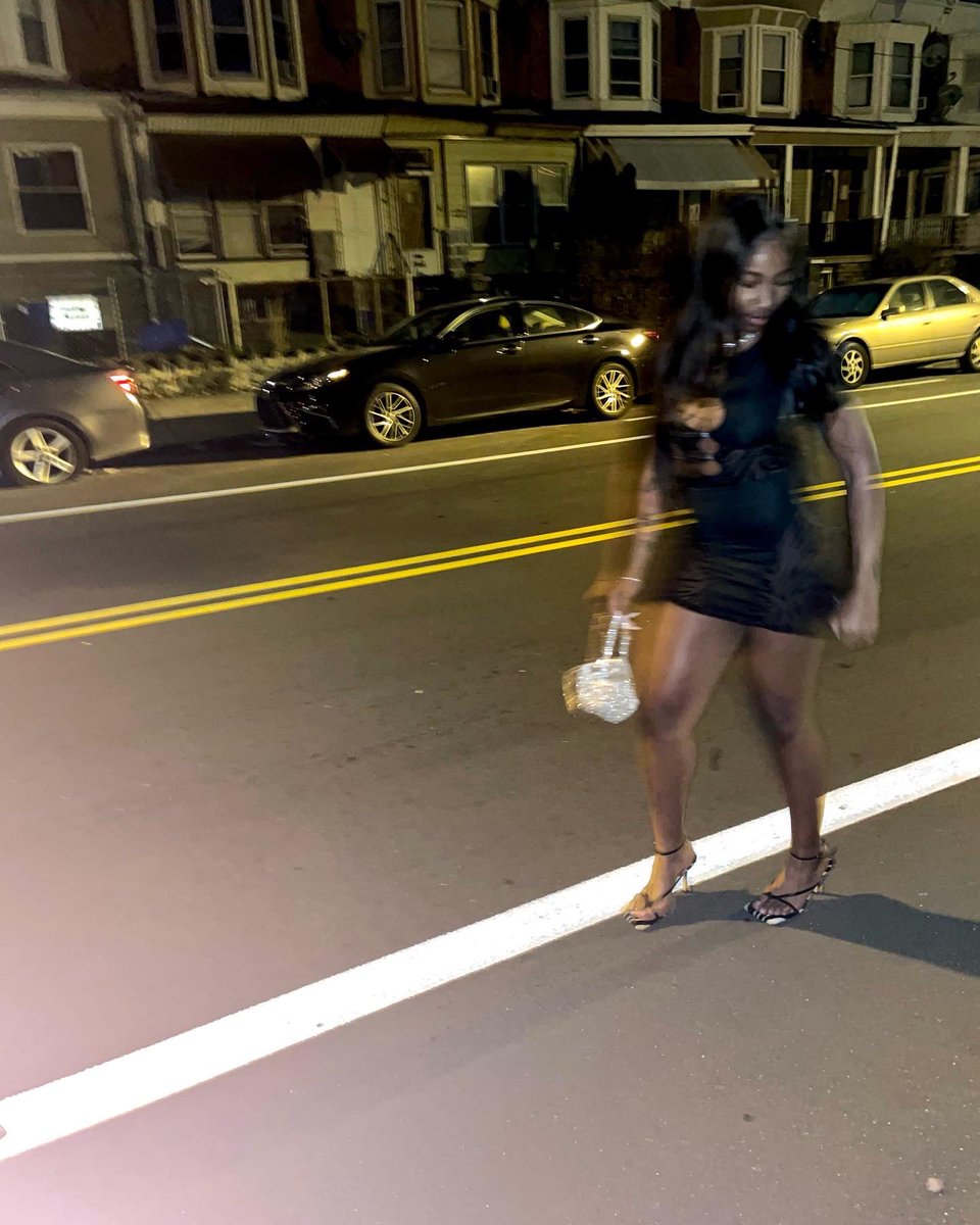 Tee_Fax's tweet photo. how you don’t like but tryna do everything like me 😜 https://t.co/h5M6vTyBnB