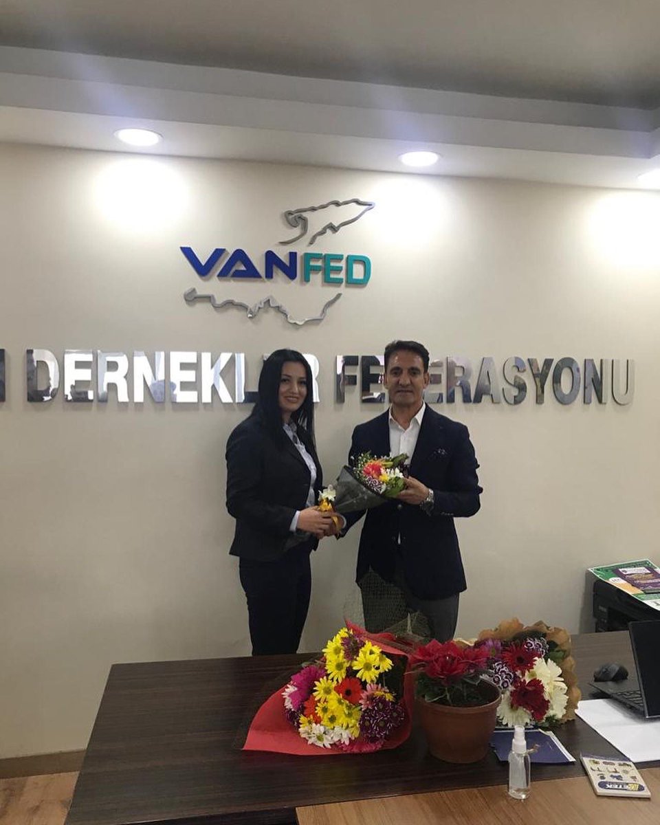 TubaKoroglu_'s tweet photo. Beykoz İlçe Kadınkolları Başkanı olarak ilçemizi temsilen #vanfed başkanlığına seçilen Sn Fatih Yağız beyefendi ve yönetim birim başkanlarını tebrik edip hayırlı uğurlu olsun temennilerinde bulunduk @Ahmet_Davutoglu @GelecekPartiTR @isamesihsahin @avfatihyasar https://t.co/LASk4a8WTX