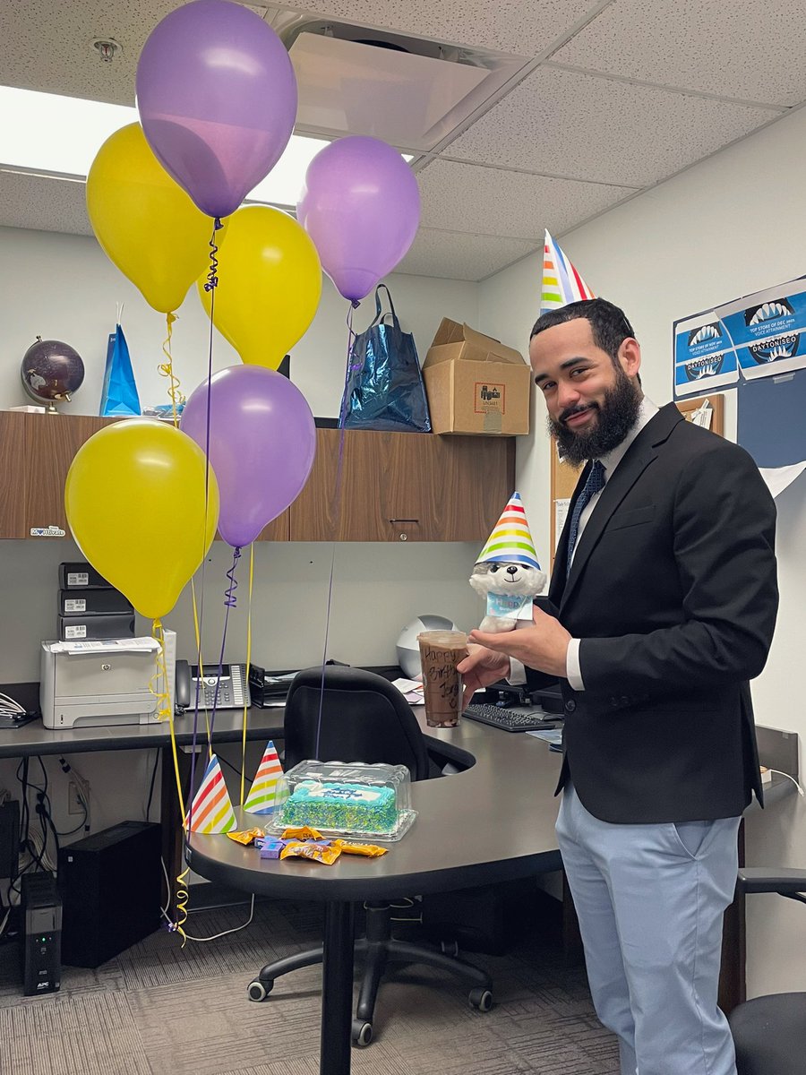 JU2993sWorld's tweet photo. Made a guy feel real special. My ASMs @alexOHPAjones and @AlasandraStark hands down are the best! Got treated real good today, cake, lunch and a mini Mia 🐶 Got those mamba colors too sheesh!🔥💛💜 @TeamMOHtivate @inju_berry @oliveiramikeO @BrianWest_OHPA https://t.co/lMoOx20nhN