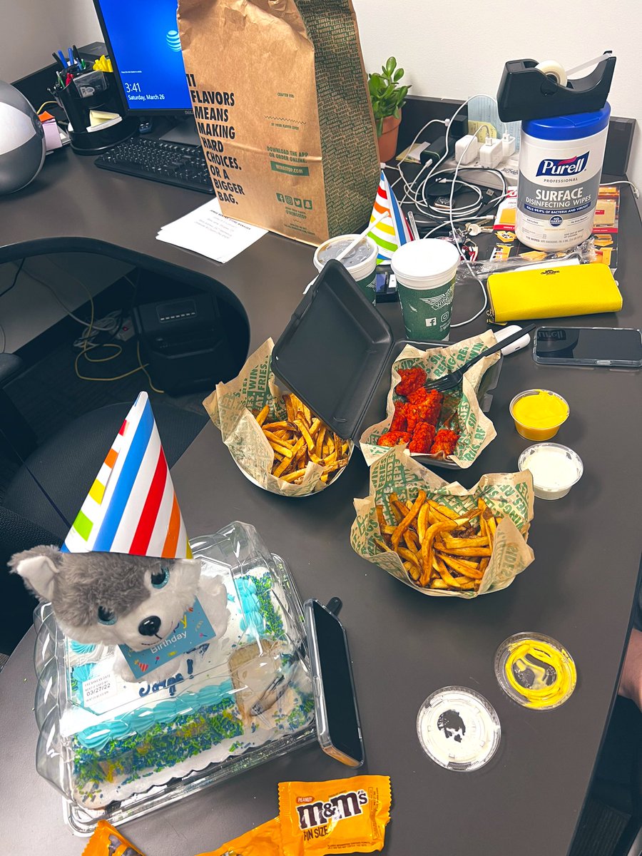 JU2993sWorld's tweet photo. Made a guy feel real special. My ASMs @alexOHPAjones and @AlasandraStark hands down are the best! Got treated real good today, cake, lunch and a mini Mia 🐶 Got those mamba colors too sheesh!🔥💛💜 @TeamMOHtivate @inju_berry @oliveiramikeO @BrianWest_OHPA https://t.co/lMoOx20nhN