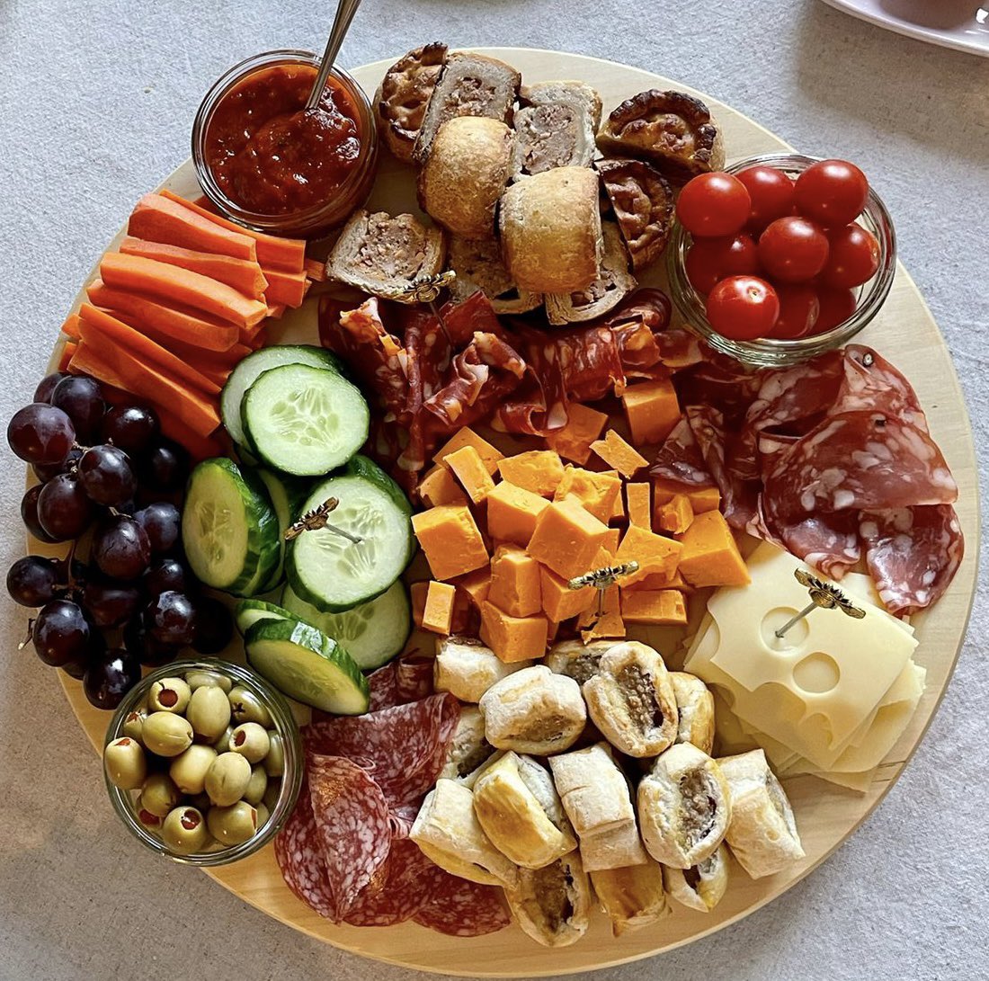 I might stop cooking and just do a grazing board a day instead! 😋🫒🥓🧀🌶🥨🥒🥟🍅🍇