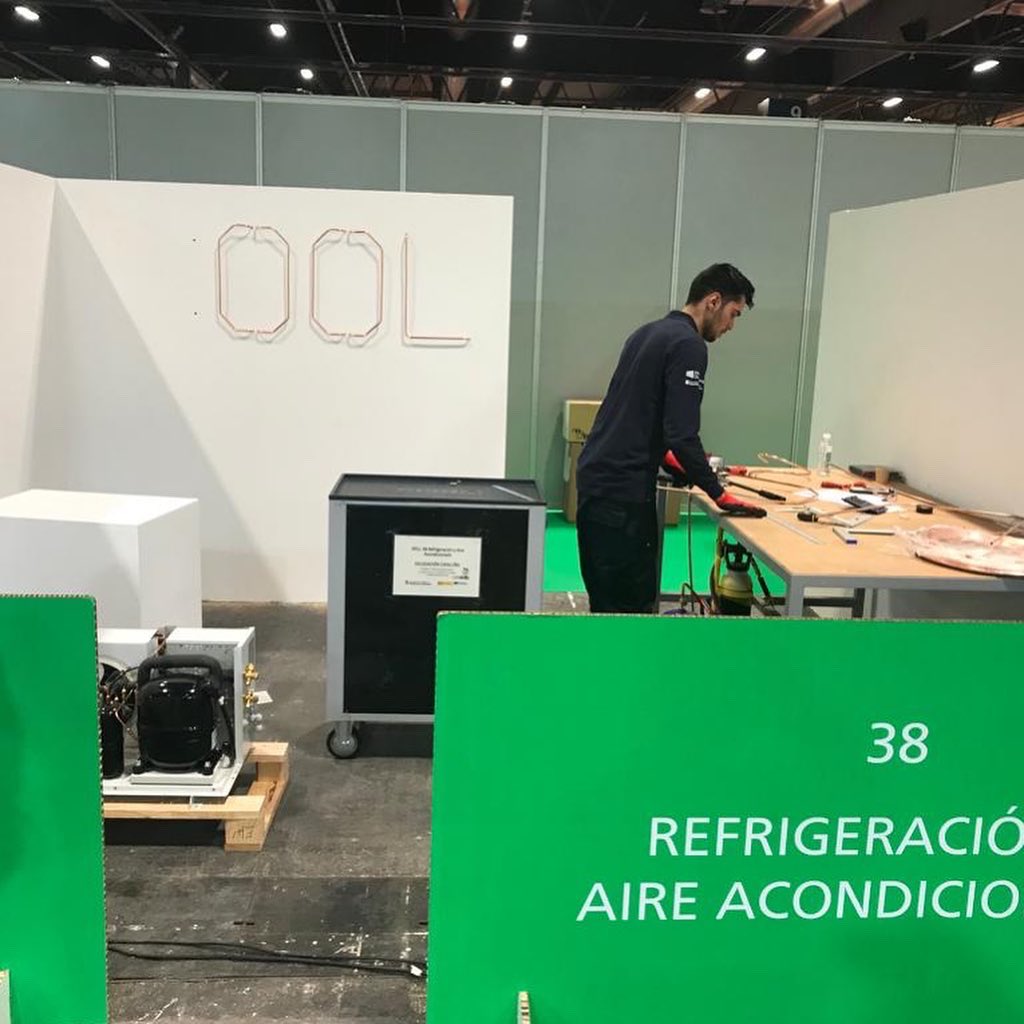 Guindavols's tweet photo. 👉🏻 Tot esforç te la seva recomensa, felicitem als nostres alumnes i als seus respectius tutors!! Enhorabona!! Ara toca entrenar molt dur per la propera competició @WorldSkills #xangai !! Ànims i molta sort!! 💪🏼💪🏼

🥇Pol Dalmau - #Skill15
🥈Muhammad Ateeq - #Skill38 https://t.co/MuFFwHt1Q8