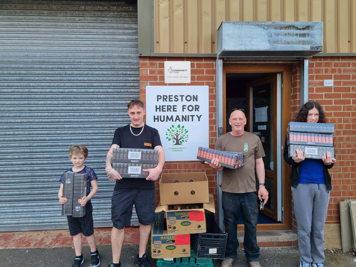 Today we made a donation of Ainsley Harriott Cup-a-Soups towards the team at Dig in North West C.I.C for the volunteers & users to enjoy while spending sometime at the charity based on Ashton Park 😀 A massive thank-you to @Mere who made a donation of 2 pallets of thesento us 🙌
