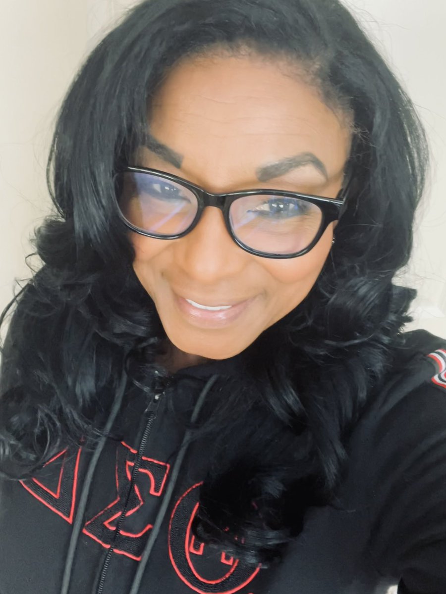 Shaunya_Chavis's tweet photo. It’s the perfect day for some 🔺’nalia as I celebrate my 36th year in #Delta Land with my sweet Line Sisters - Angela, Val, Gwen and Tatia. This is a lifetime commitment that I’m forever grateful for all these decades later. ❤️🐘🎉 #KDMade @UnivWestGa @dstinc1913 @EPCPDST1913 https://t.co/3VKzdCdmcP