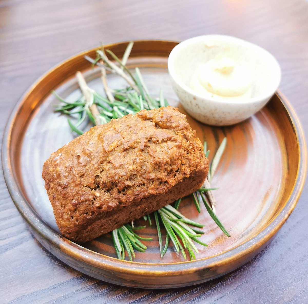 Last dinner before heading off to Spain was the new set menu in <a href="/CircaDublin/">Circa_Dublin</a> (yes I paid for it) and it was glorious. <a href="/Chefdarryl_h/">Darryl Haynes</a> is a Bread and Butter wizard. This was IPA bread with caramelised onion butter. Guinness bread can now go home and stay there.