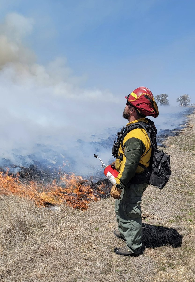 Big bro sent me some pictures from his work the last few days in MO. They’re doing 3,000+ acres of mostly habitat with just a few dozen people. Amazing what you can accomplish with a decent burn window, a legacy of active management, and agency to put good fire on the ground.