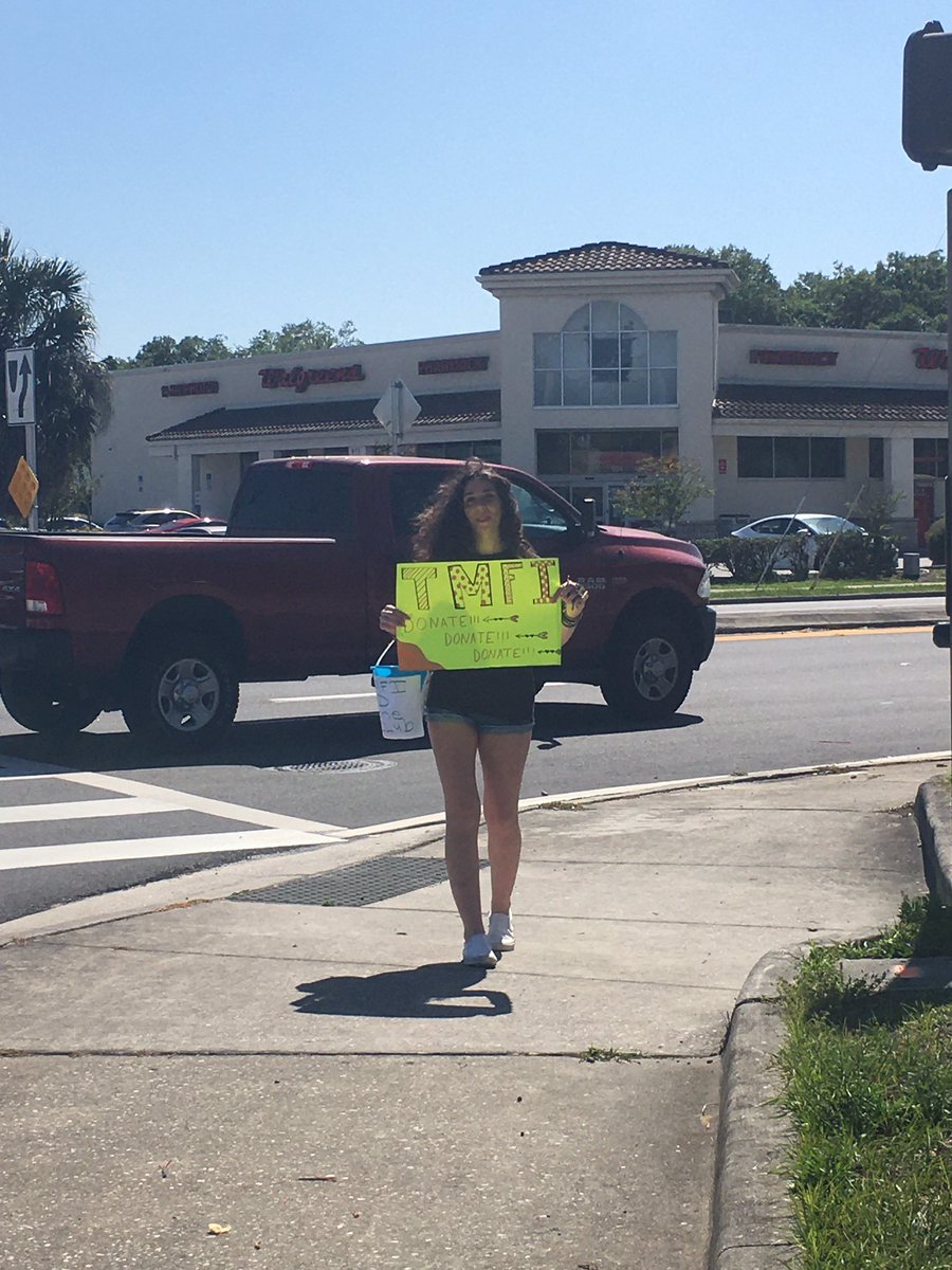 tmacksparkle's tweet photo. Engaging the Community🥳🥳🥳
Thank you Leesburg FL👏🏾👏🏾👏🏾 We LOVE you right back !!!!
#TMFI ✊🏿✊🏾✊🏻
#BUCKETDRIVE 🪣
Donate https://t.co/zflbETtvkh https://t.co/Z8NDUiLenu