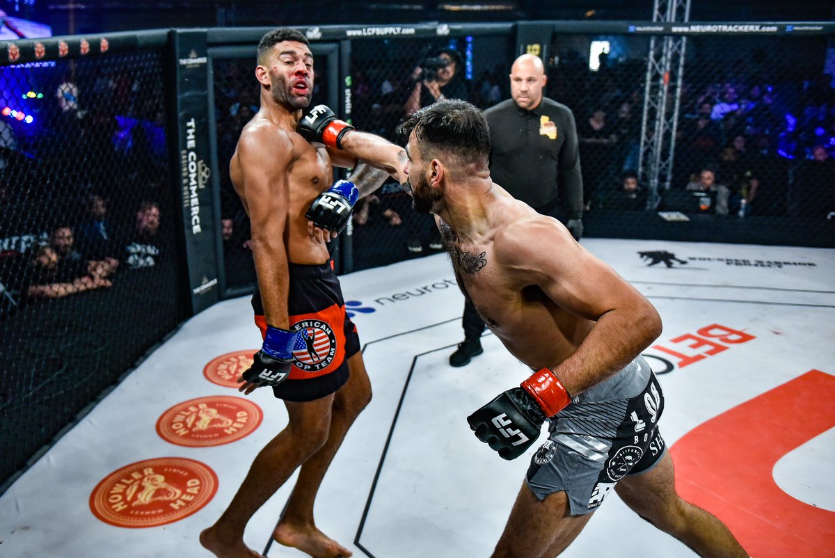 LFAfighting's tweet photo. #LFA127 Results: @OzzyD_NZT def. Bruno Assis via #Knockout (Punches) at 4:53 of Round 1 to become the #andNEW LFA #middleweight champion. π
@Drink9mm
@ShellsDotCom
@MarshallInu_
@BetOnline_AG
@WWP
@NeuroTrackerCSi
@bonspeedWheels
@HowlerHead
@CommerceCasino
@UFCFightPass https://t.co/2oNK0GE77u
