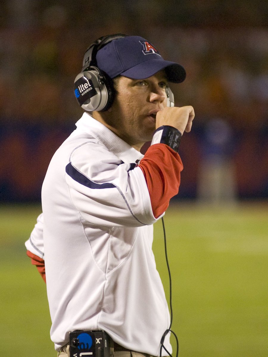 Our thoughts go out to Dave Nichol’s family and friends after this great loss.

Dave came to Arizona as an Offensive Graduate Assistant in 2007 and spent 5 seasons with the Wildcats, helping lead them to 3 bowl games during his time here. 

Bear down, Coach. You will be missed.