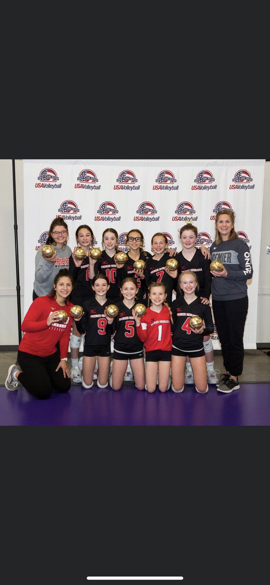 Premier11G's tweet photo. 11 Gold punched their ticket to nationals today!! The girls played well and are looking forward to getting better each time they step on the court🤩🤩

Brunch as a team to celebrate after :) https://t.co/mW9YSRvj5S