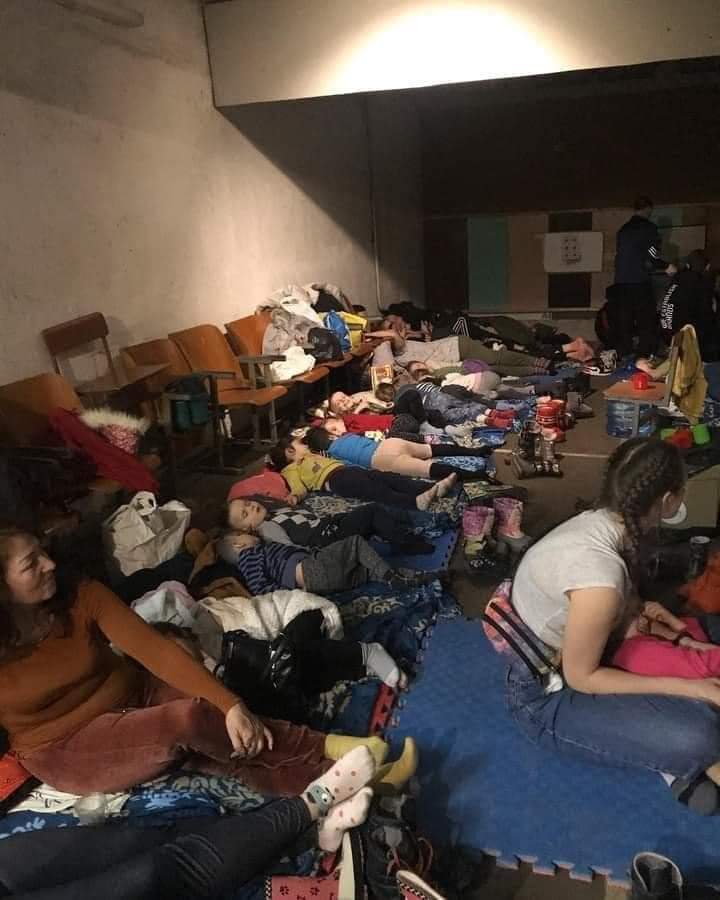 EmineDzheppar's tweet photo. I wish all these kids a silent night. Sleep tight.
#Putin and #Russia will pay for every second #Ukrainian kids spent in shelters, for every drop of blood they shed.
#StandWithUkraine https://t.co/XN41N9b1Ru