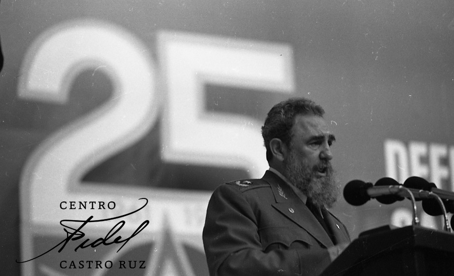 #Fidel:'El hombre que cumple el deber, lo cumple así, por el alto concepto que tiene de sus obligaciones, por el gran amor que siente hacia su causa'. #FidelVive #63Aniversario #SeguridadDelEstado
