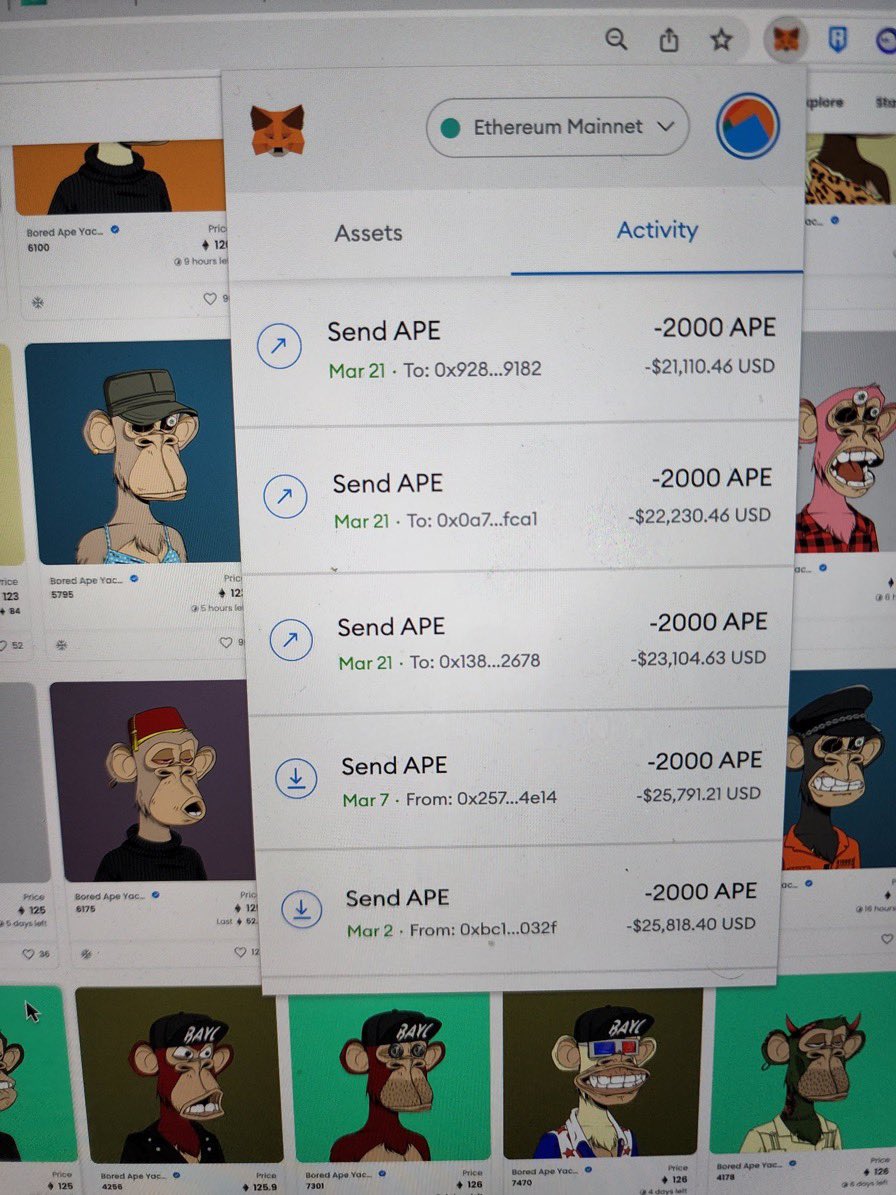 NFT_Promoter99's tweet photo. I’m giving $10,000 in   $APE   to the first 3800 people who follows and retweets!!

#NFT  ❤️❤️❤️ https://t.co/VdSri8HAT9