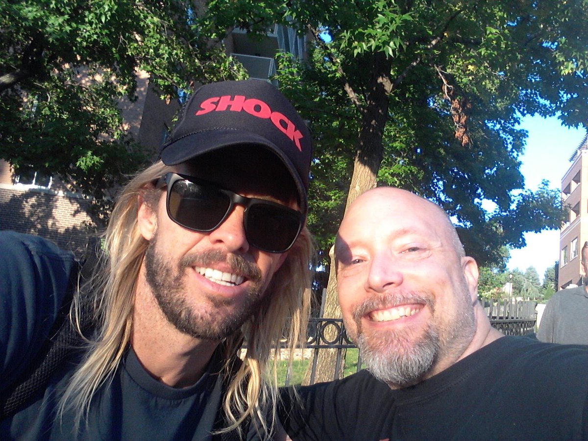 JKetterer2's tweet photo. @HistoryMuppet I was fortunate to run into him when he was coming back from a bike ride near his hotel before a show in KCMO.  He was so extremely gracious with his time. https://t.co/A4nVqKiE5T