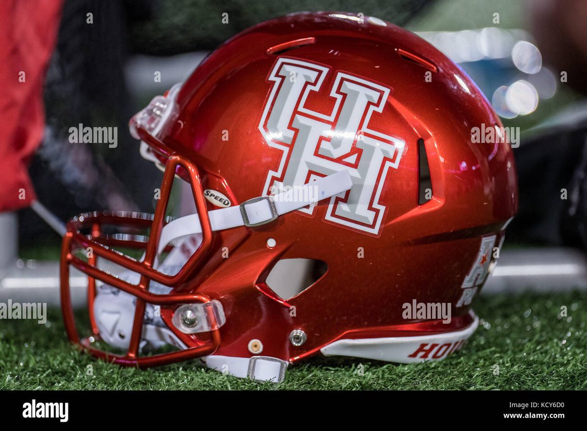 After great conversation with <a href="/corbymeekins/">Corby Meekins</a>, I’m Blessed to say I’ve been Offered by the UNIVERSITY OF HOUSTON! <a href="/litten_andy/">Andy Litten</a> <a href="/ChadSimmons_/">ChadSimmons</a> <a href="/BrandonHuffman/">Brandon Huffman</a> <a href="/bangulo/">Berta Portuondo Angulo</a> <a href="/adamgorney/">Adam Gorney</a> <a href="/Sub0_Athletics/">Sub Zero Athletics</a> <a href="/JUSTCHILLY/">Just Chilly</a> @azdolphinsfb