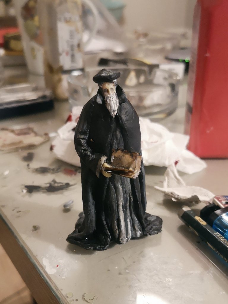 cece_bu's tweet photo. Hello friends🥂 here is the reason ive been away for a while... Creating little Faust and his little world for an exhibition 💥 #WorldTheaterDay 🎭 https://t.co/48YV4SoDM1