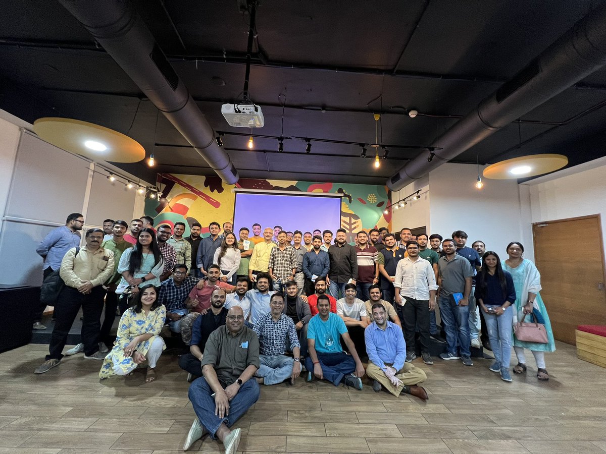 ABhiyant_Tiwari's tweet photo. Proud to be part of this community 😊
#AhmTwitterMeetUp https://t.co/w5tmlhHd58