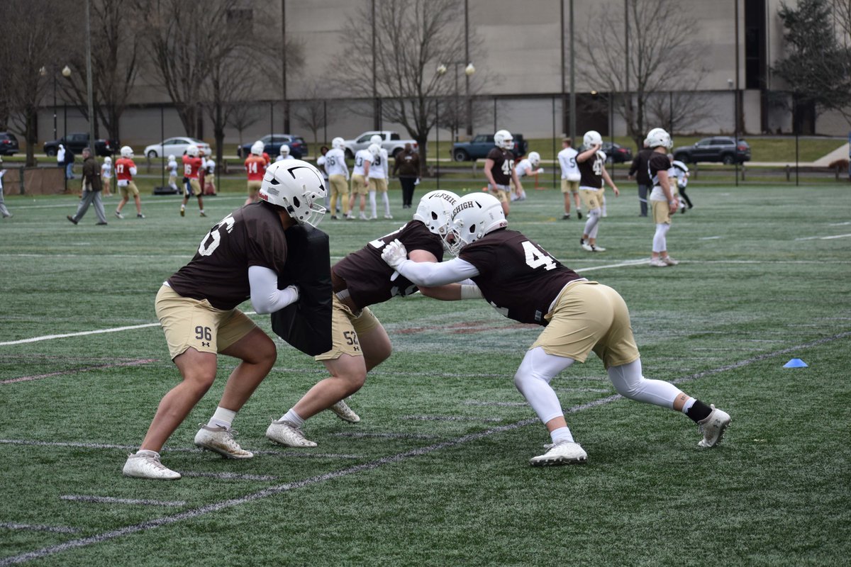 LehighFootball's tweet photo. Spring Ball: Day ✌️

#GoLehigh | #beGREAT https://t.co/dncEa1MosS
